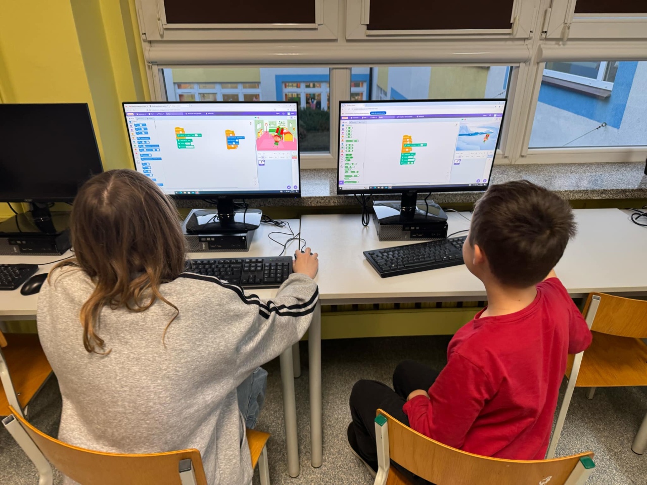 Informatyczna magia świąt w SP 10 w Ostrołęce - zdjęcie #17 - eOstroleka.pl