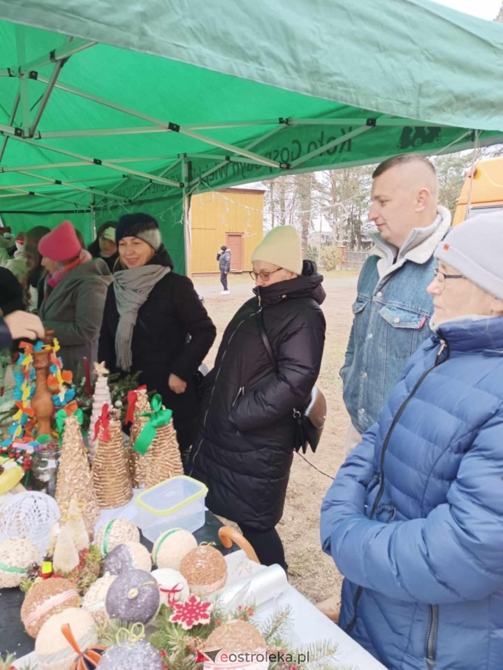 Kiermasz świąteczny w Dąbrówce [8.12.2024] - zdjęcie #8 - eOstroleka.pl