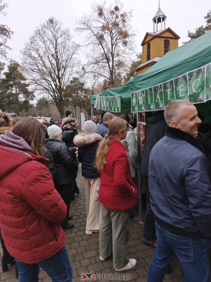 Kiermasz świąteczny w Dąbrówce [8.12.2024] - zdjęcie #5 - eOstroleka.pl