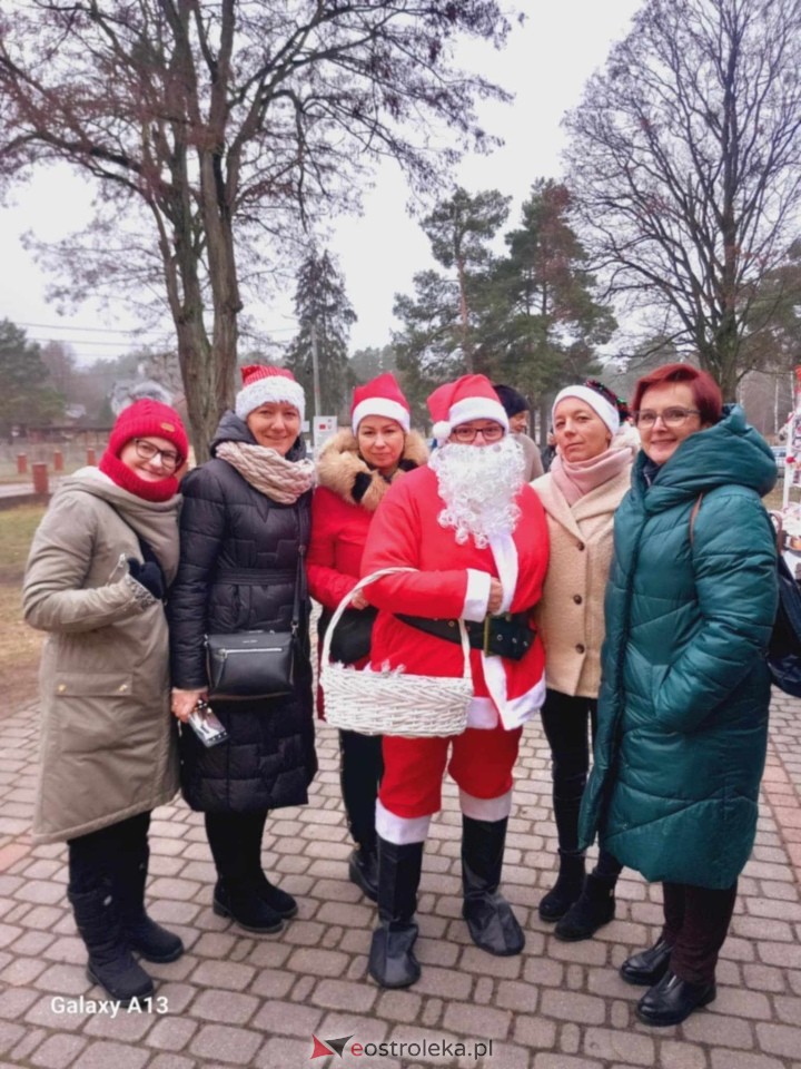 Kiermasz świąteczny w Dąbrówce [8.12.2024] - zdjęcie #6 - eOstroleka.pl