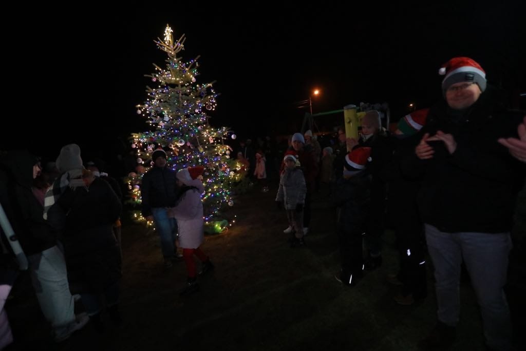 Spotkanie choinkowe w Dzbeninie [06.12.2024] - zdjęcie #9 - eOstroleka.pl