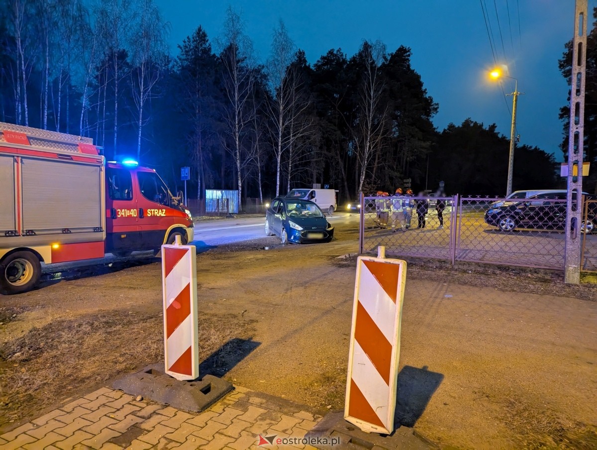 Wypadek na Stacha Konwy w Ostrołęce [09.12.2024] - zdjęcie #13 - eOstroleka.pl