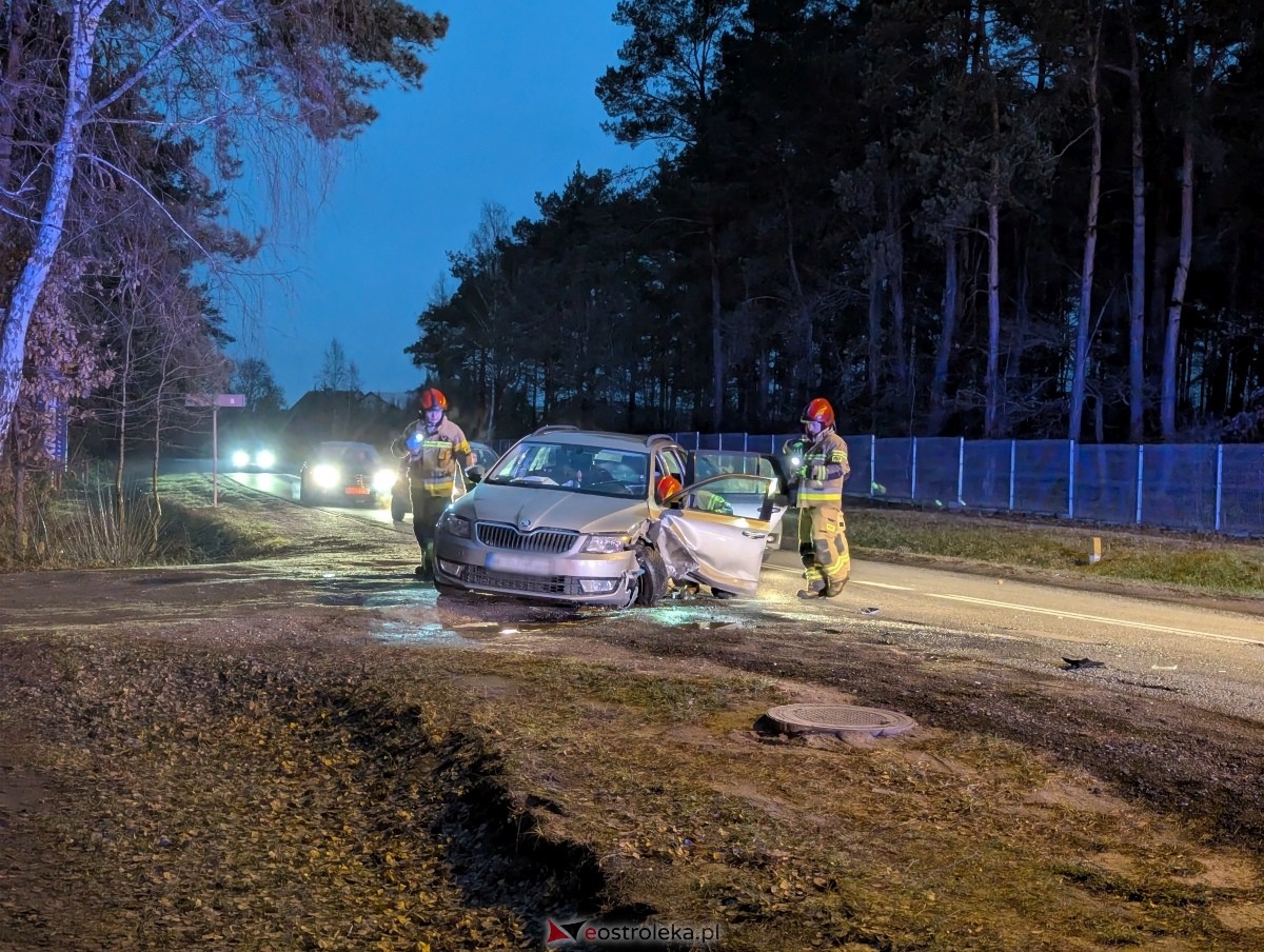 Wypadek na Stacha Konwy w Ostrołęce [09.12.2024] - zdjęcie #11 - eOstroleka.pl