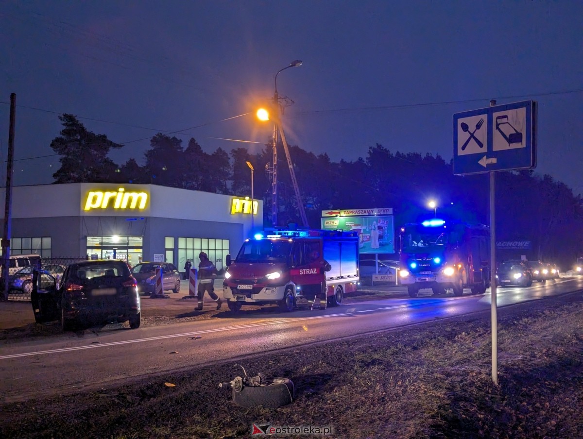 Wypadek na Stacha Konwy w Ostrołęce [09.12.2024] - zdjęcie #10 - eOstroleka.pl
