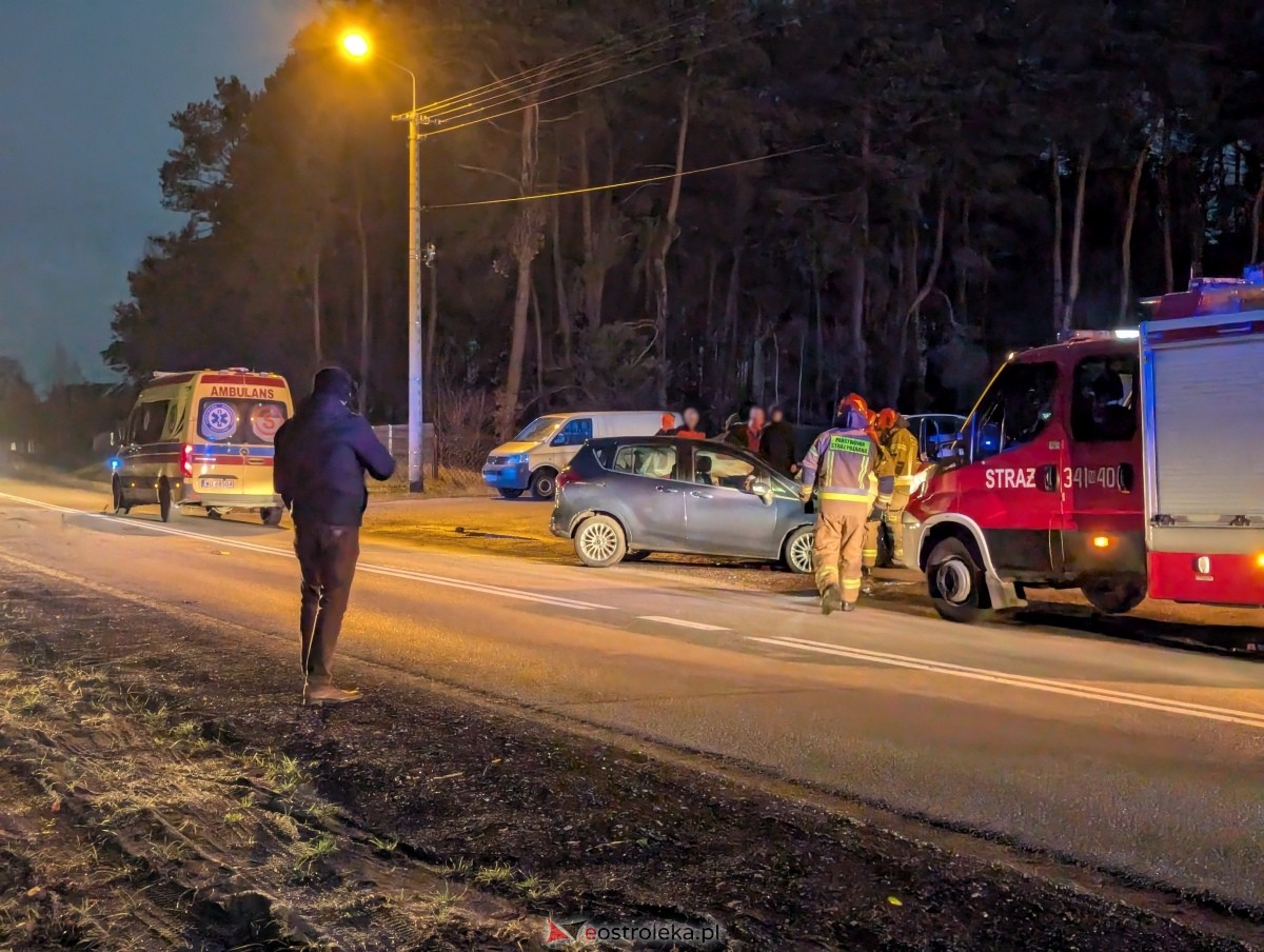 Wypadek na Stacha Konwy w Ostrołęce [09.12.2024] - zdjęcie #6 - eOstroleka.pl