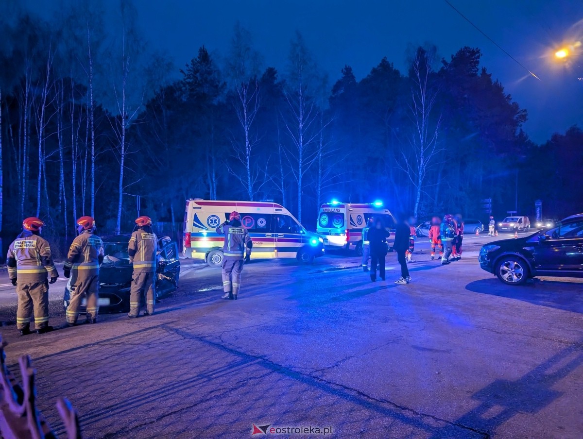 Wypadek na Stacha Konwy w Ostrołęce [09.12.2024] - zdjęcie #1 - eOstroleka.pl