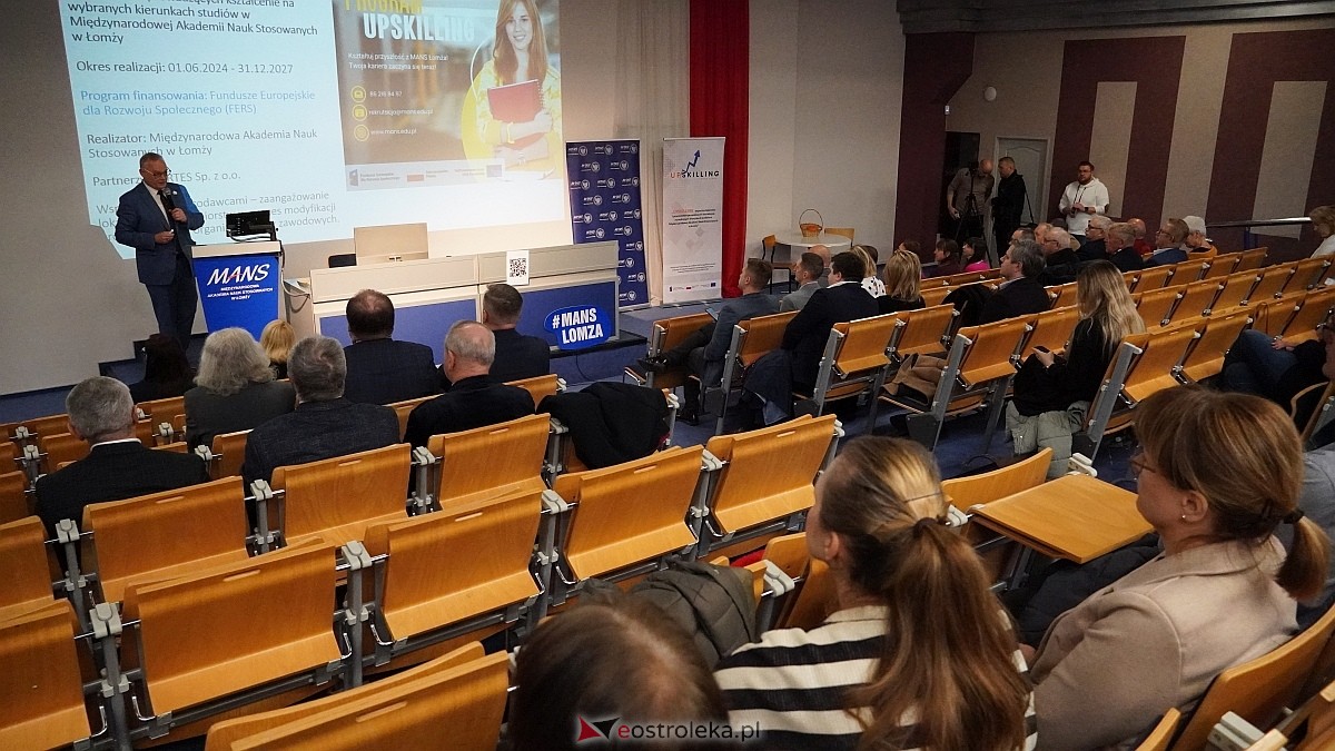 Inauguracja projektu UPSKILLING w Międzynarodowej Akademii Nauk Stosowanych w Łomży [10.12.2024] - zdjęcie #16 - eOstroleka.pl