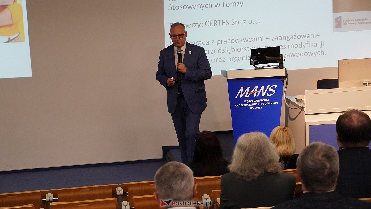 Inauguracja projektu UPSKILLING w Międzynarodowej Akademii Nauk Stosowanych w Łomży [10.12.2024] - zdjęcie #15 - eOstroleka.pl