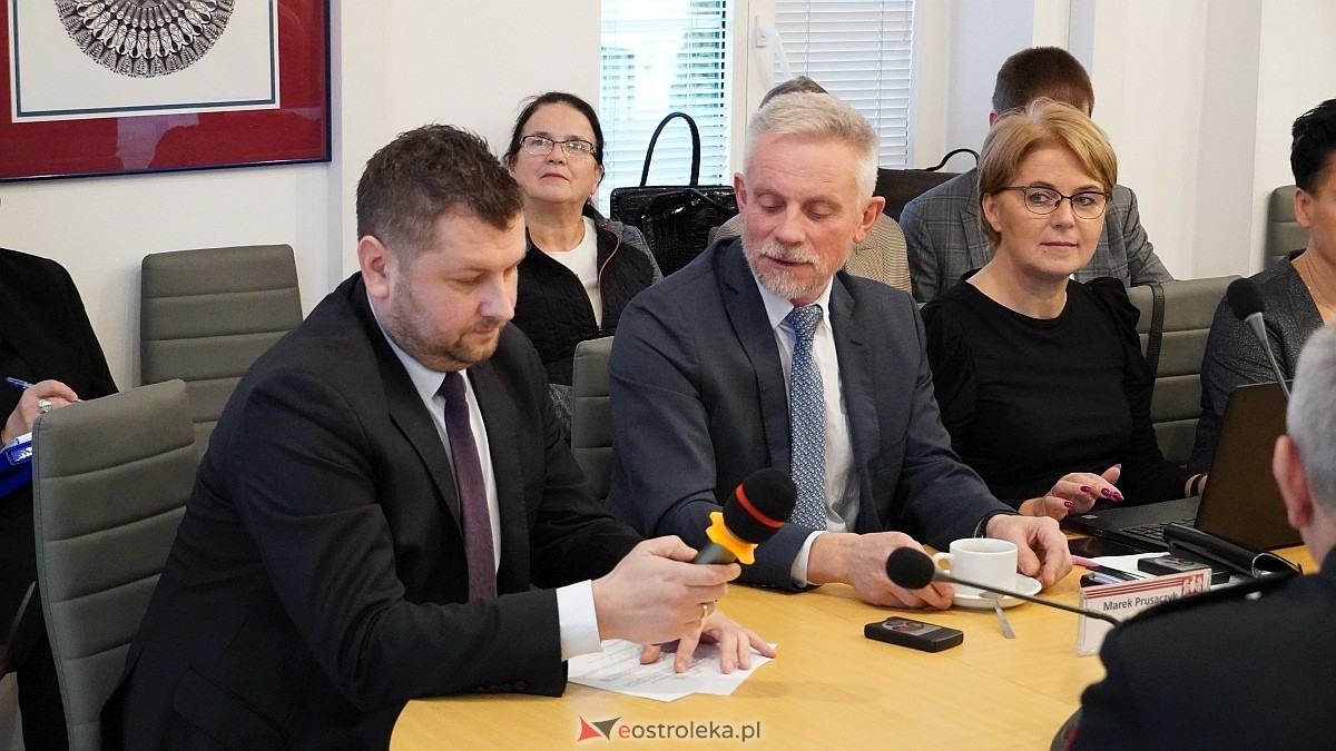IX sesja Rady Powiatu w Ostrołęce [11.12.2024] - zdjęcie #37 - eOstroleka.pl