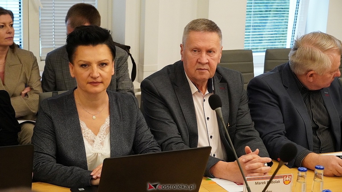 IX sesja Rady Powiatu w Ostrołęce [11.12.2024] - zdjęcie #35 - eOstroleka.pl
