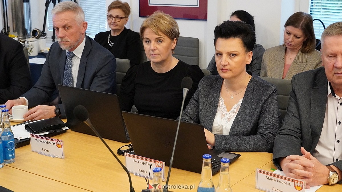IX sesja Rady Powiatu w Ostrołęce [11.12.2024] - zdjęcie #25 - eOstroleka.pl
