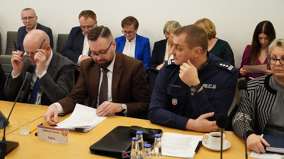 IX sesja Rady Powiatu w Ostrołęce [11.12.2024] - zdjęcie #18 - eOstroleka.pl