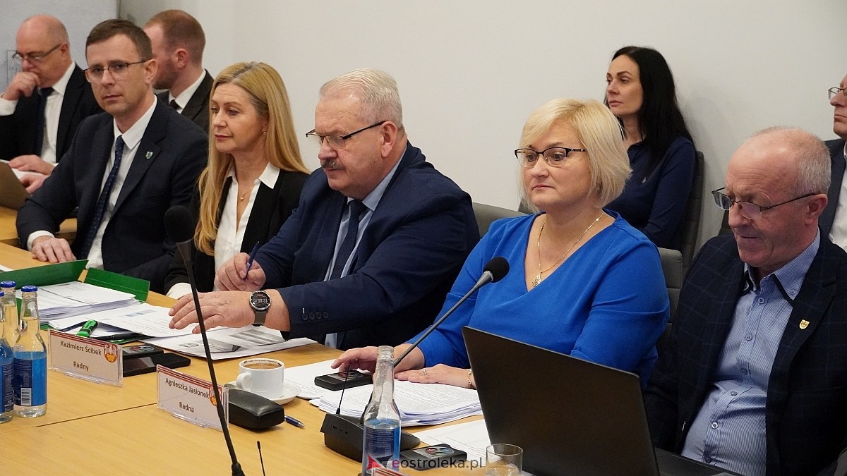 IX sesja Rady Powiatu w Ostrołęce [11.12.2024] - zdjęcie #13 - eOstroleka.pl