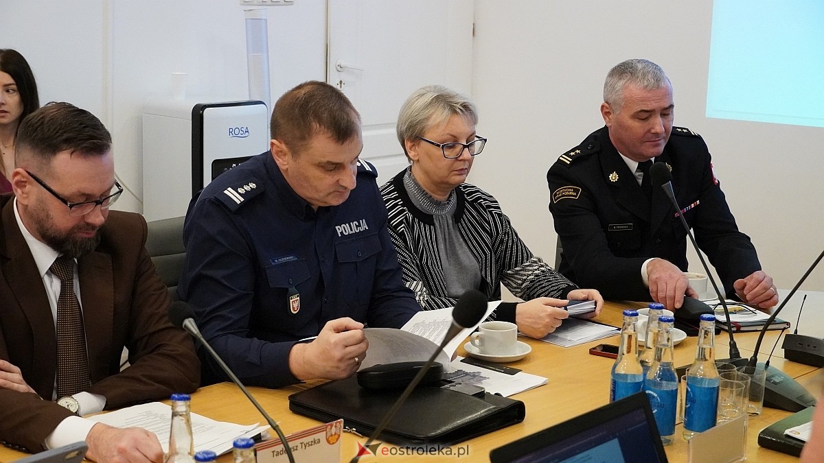 IX sesja Rady Powiatu w Ostrołęce [11.12.2024] - zdjęcie #10 - eOstroleka.pl