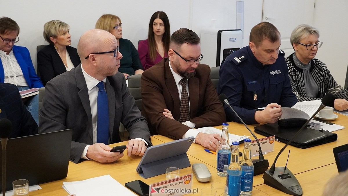 IX sesja Rady Powiatu w Ostrołęce [11.12.2024] - zdjęcie #9 - eOstroleka.pl