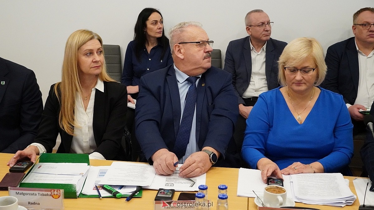 IX sesja Rady Powiatu w Ostrołęce [11.12.2024] - zdjęcie #7 - eOstroleka.pl