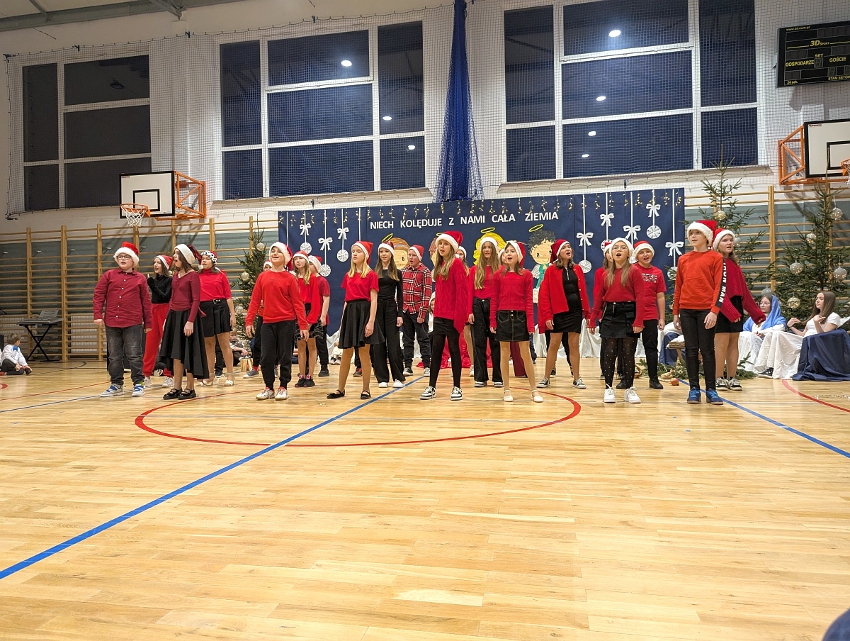 Bożonarodzeniowy Koncert Kolęd w SP w Białobieli [12.12.2024] - zdjęcie #6 - eOstroleka.pl