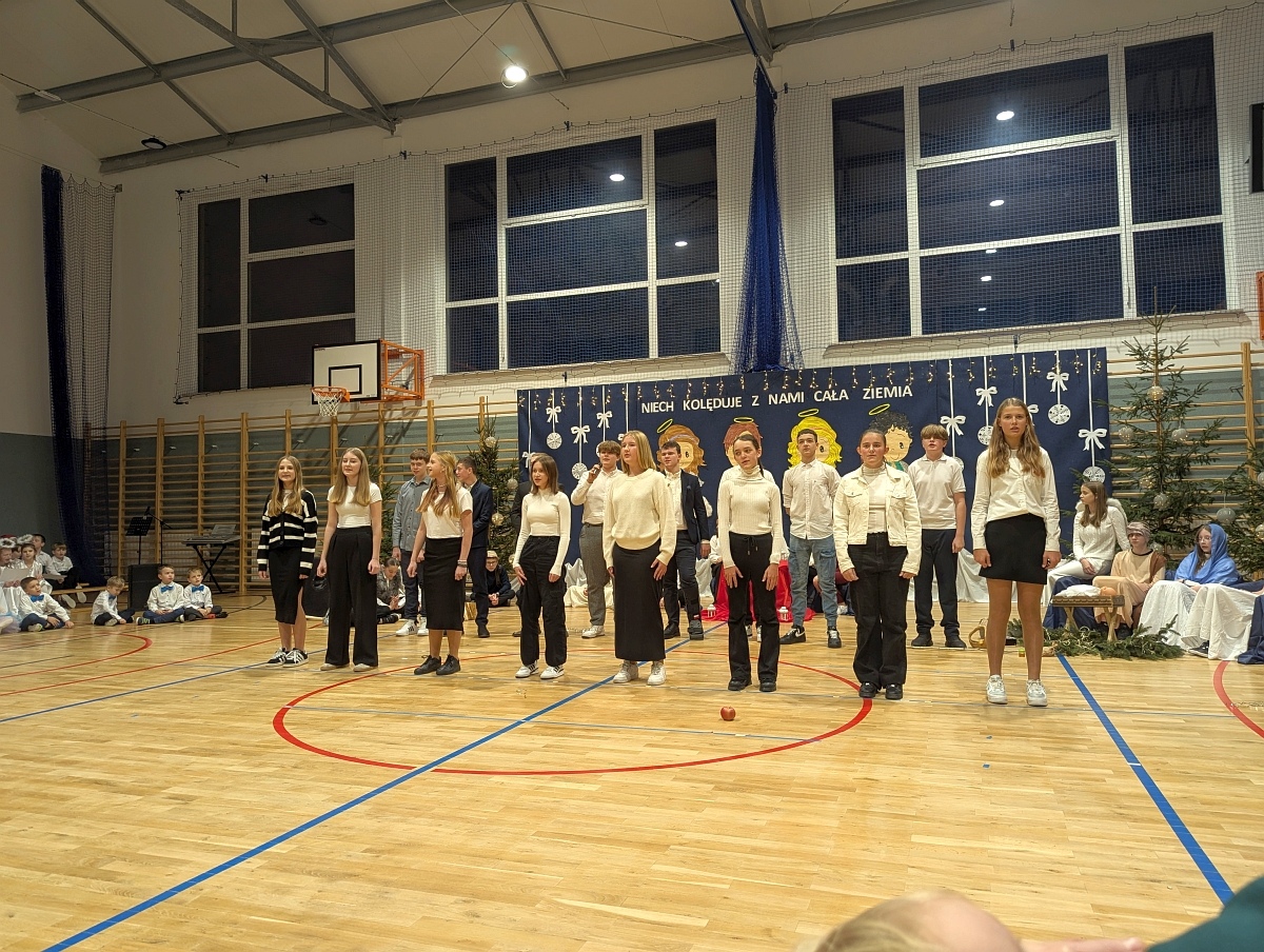Bożonarodzeniowy Koncert Kolęd w SP w Białobieli [12.12.2024] - zdjęcie #4 - eOstroleka.pl