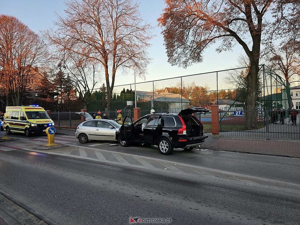 Wypadek na ul. Ostrołęckiej w Goworowie [13.12.2024] - zdjęcie #15 - eOstroleka.pl