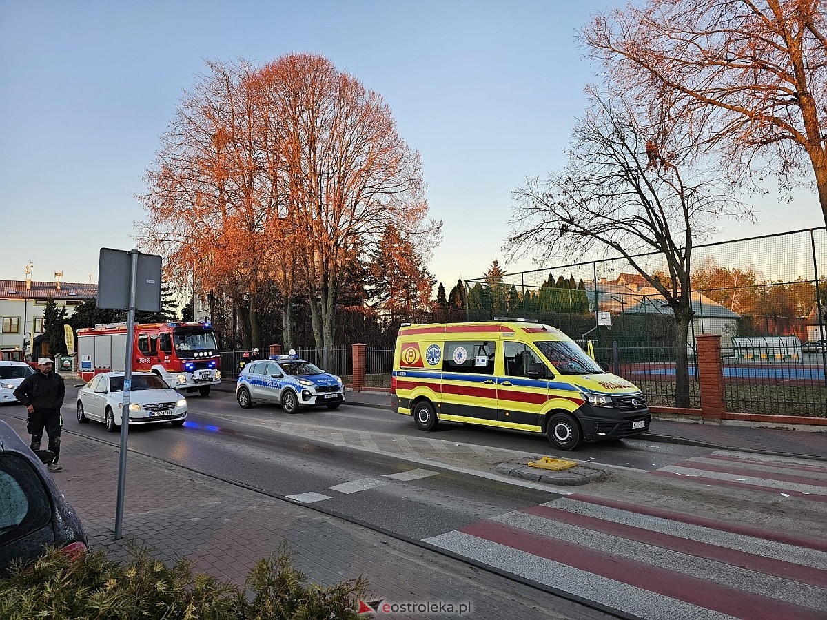 Wypadek na ul. Ostrołęckiej w Goworowie [13.12.2024] - zdjęcie #14 - eOstroleka.pl