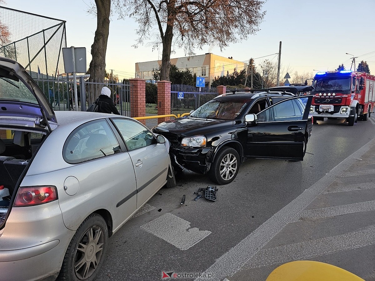 Wypadek na ul. Ostrołęckiej w Goworowie [13.12.2024] - zdjęcie #10 - eOstroleka.pl