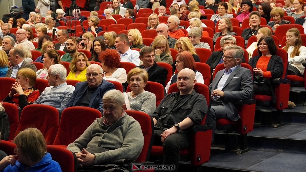 U progu Betlejem – koncert Ostrołęckiej Orkiestry Kameralnej [14.12.2024] - zdjęcie #44 - eOstroleka.pl