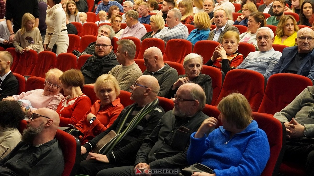 U progu Betlejem – koncert Ostrołęckiej Orkiestry Kameralnej [14.12.2024] - zdjęcie #43 - eOstroleka.pl