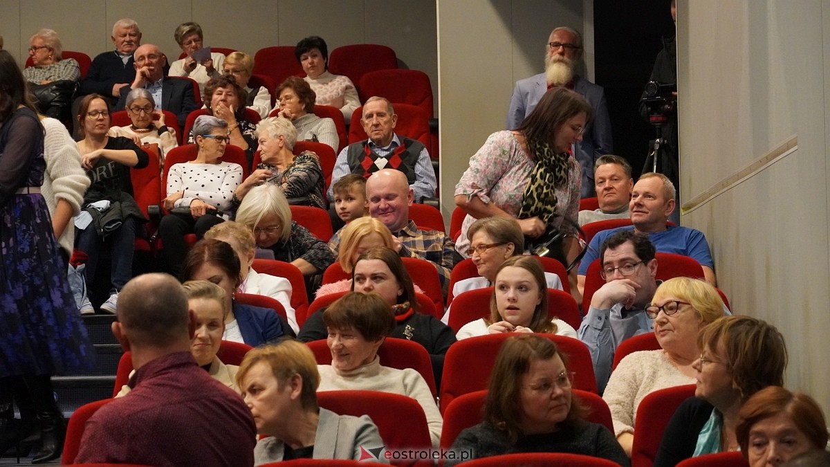 U progu Betlejem – koncert Ostrołęckiej Orkiestry Kameralnej [14.12.2024] - zdjęcie #41 - eOstroleka.pl