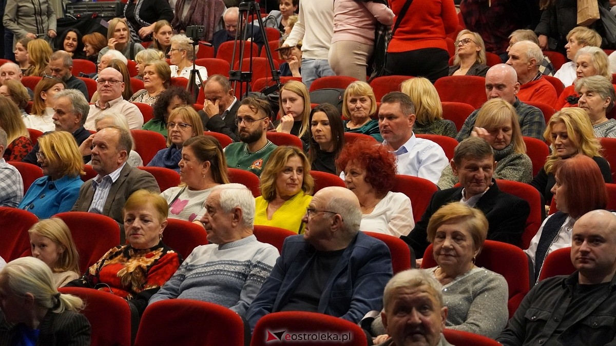 U progu Betlejem – koncert Ostrołęckiej Orkiestry Kameralnej [14.12.2024] - zdjęcie #38 - eOstroleka.pl