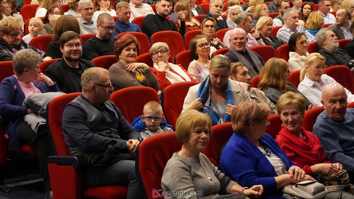 U progu Betlejem – koncert Ostrołęckiej Orkiestry Kameralnej [14.12.2024] - zdjęcie #34 - eOstroleka.pl