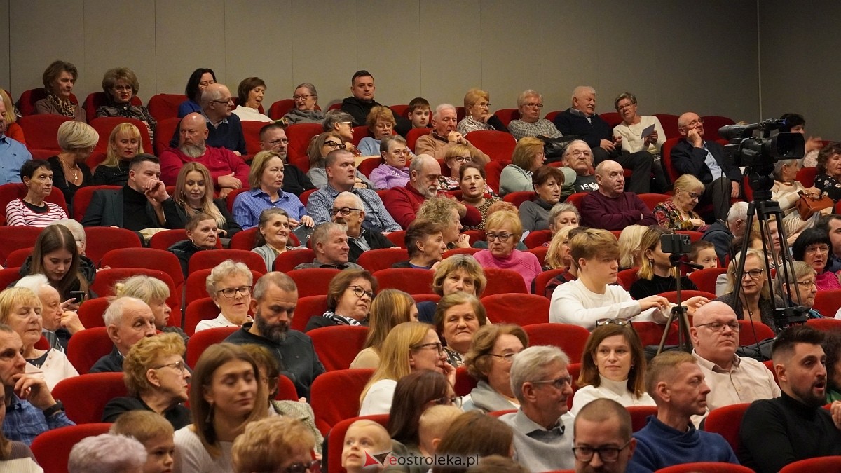 U progu Betlejem – koncert Ostrołęckiej Orkiestry Kameralnej [14.12.2024] - zdjęcie #30 - eOstroleka.pl