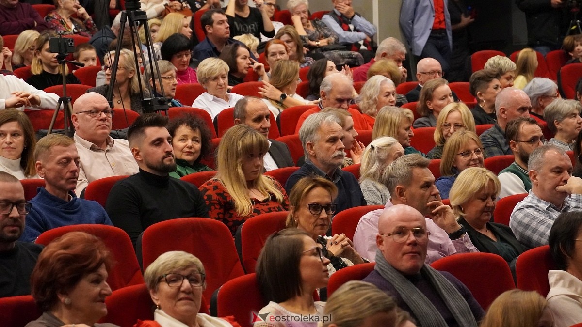 U progu Betlejem – koncert Ostrołęckiej Orkiestry Kameralnej [14.12.2024] - zdjęcie #28 - eOstroleka.pl