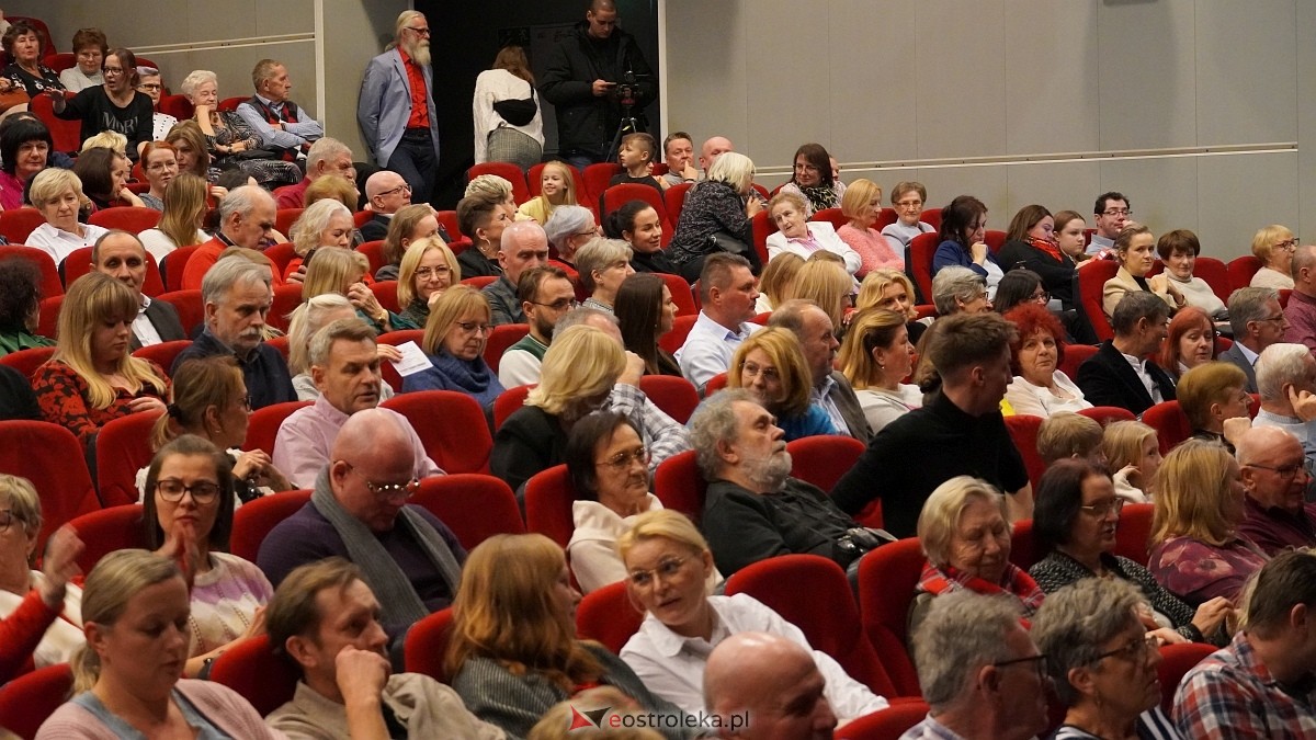 U progu Betlejem – koncert Ostrołęckiej Orkiestry Kameralnej [14.12.2024] - zdjęcie #24 - eOstroleka.pl