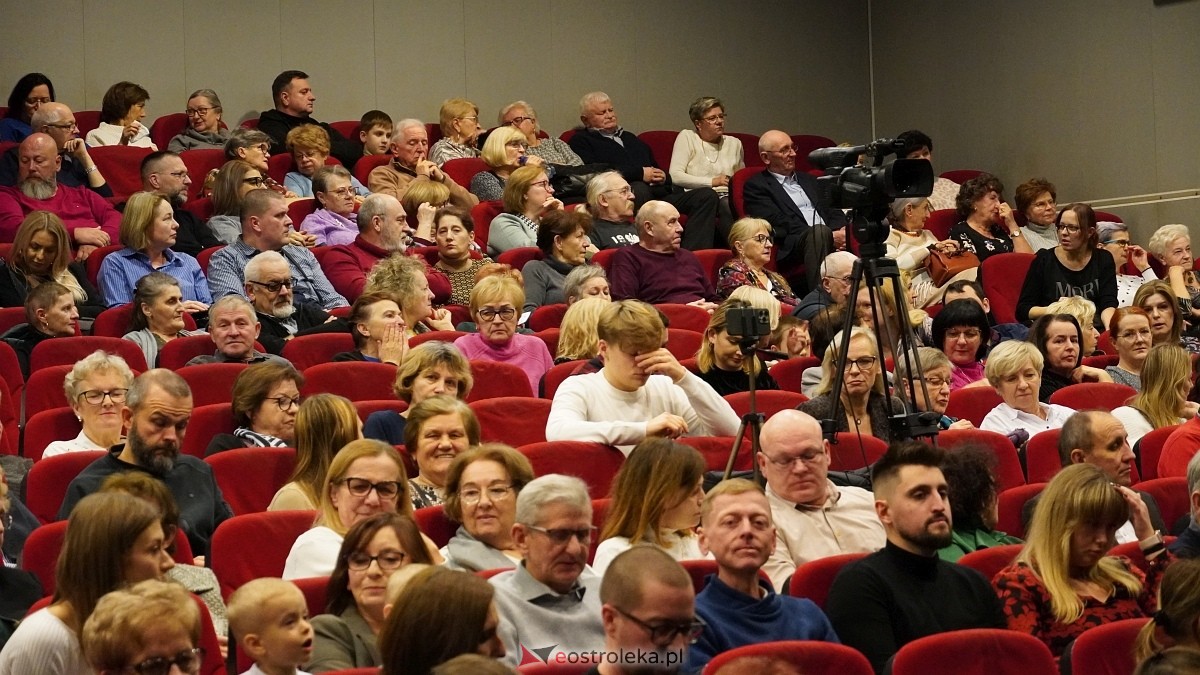 U progu Betlejem – koncert Ostrołęckiej Orkiestry Kameralnej [14.12.2024] - zdjęcie #23 - eOstroleka.pl