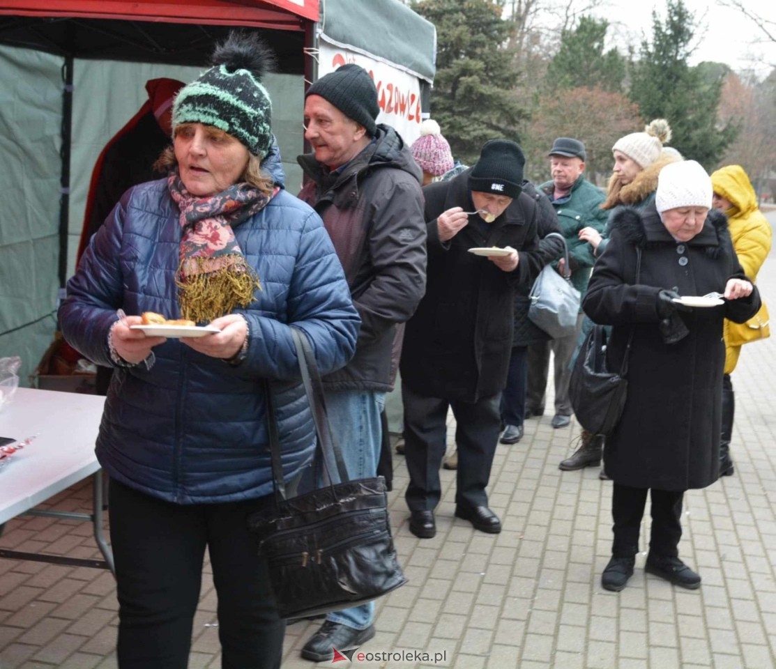 Wigilia Osiedlowa na Osiedlu Parkowym [14.12.2024] - zdjęcie #48 - eOstroleka.pl