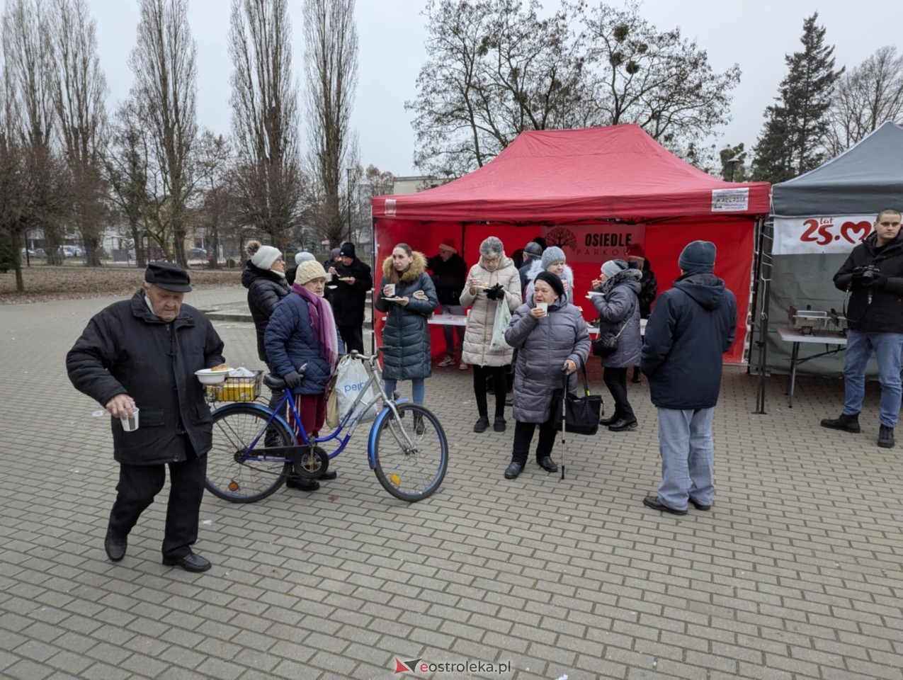 Wigilia Osiedlowa na Osiedlu Parkowym [14.12.2024] - zdjęcie #43 - eOstroleka.pl