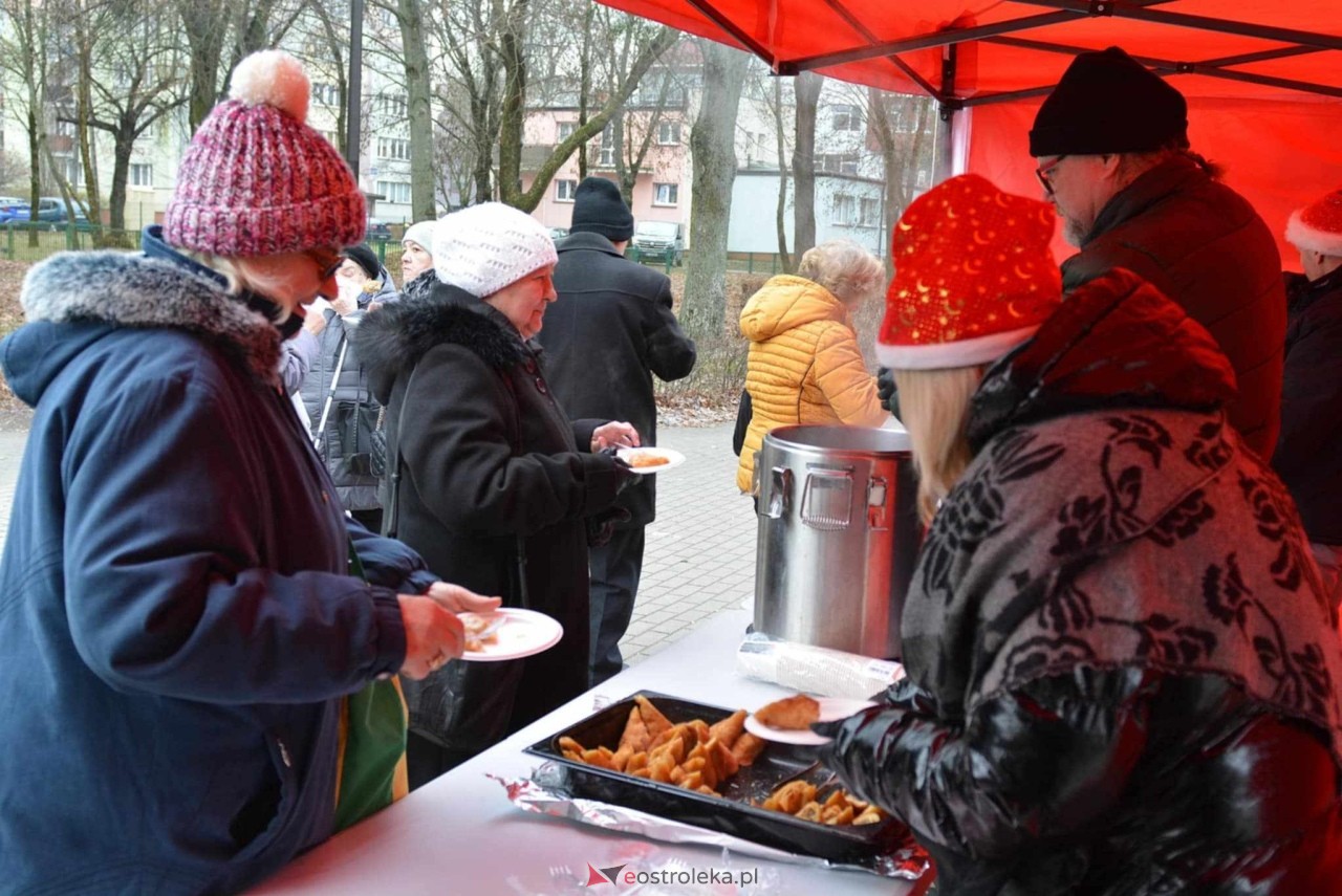 Wigilia Osiedlowa na Osiedlu Parkowym [14.12.2024] - zdjęcie #36 - eOstroleka.pl