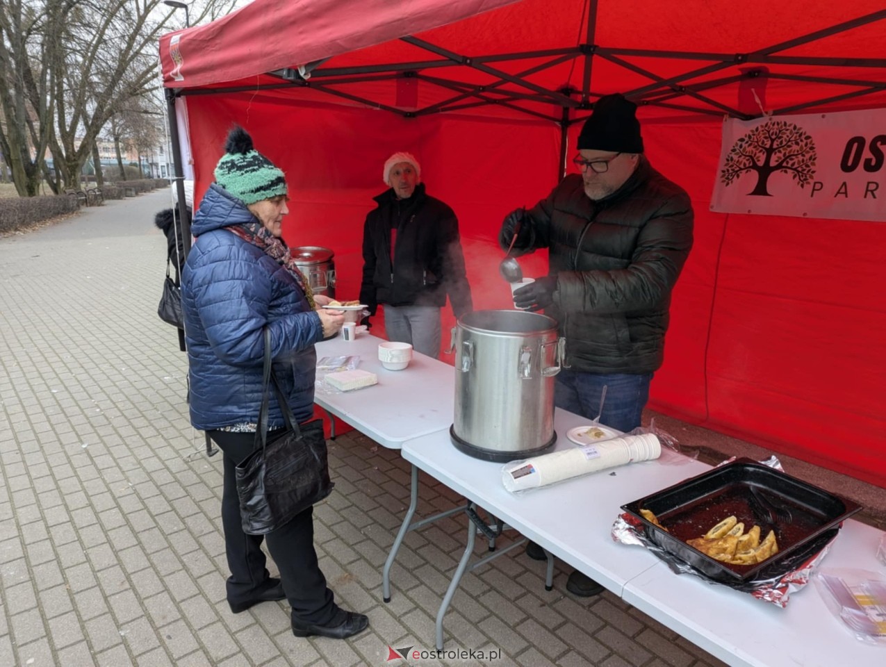Wigilia Osiedlowa na Osiedlu Parkowym [14.12.2024] - zdjęcie #35 - eOstroleka.pl
