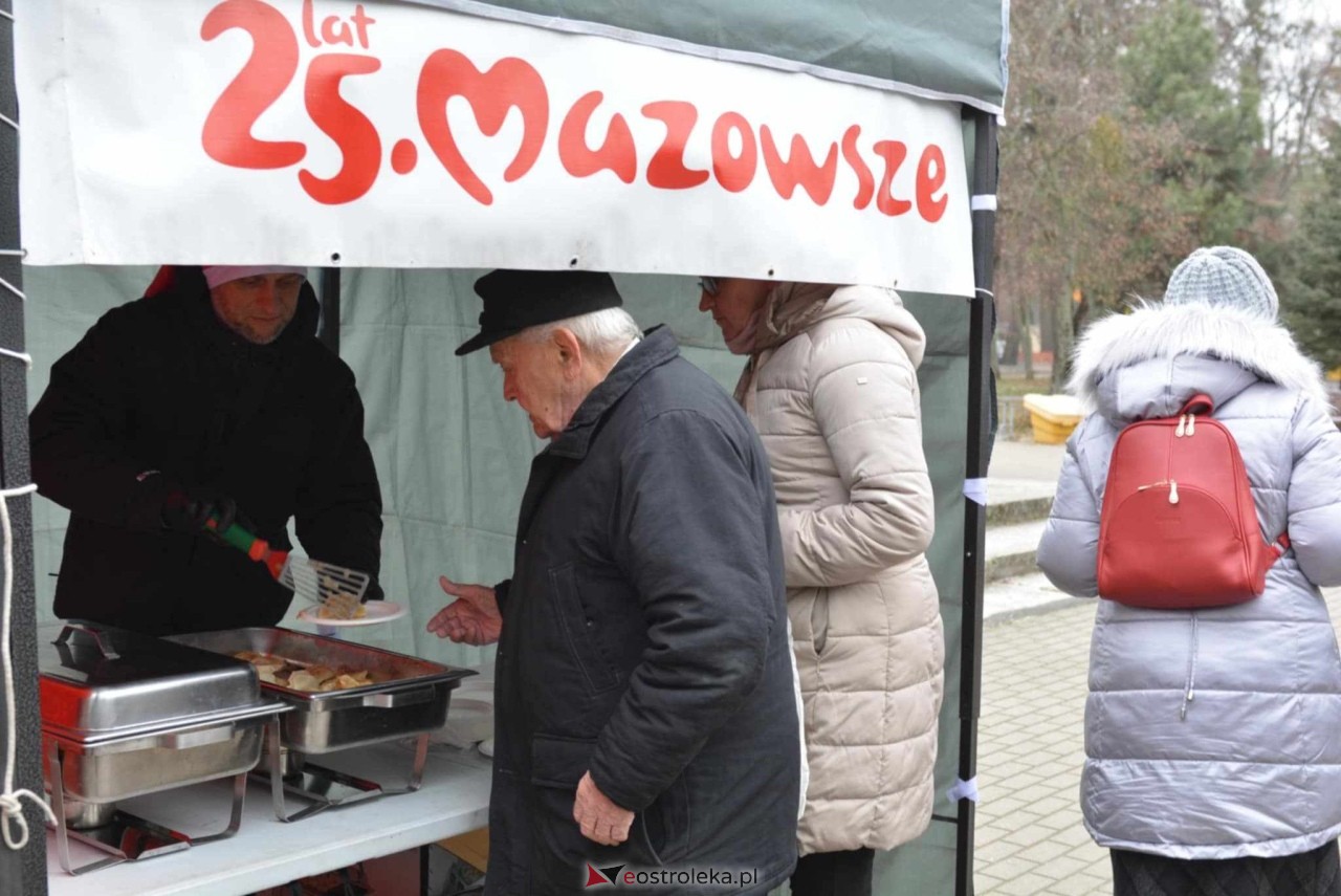 Wigilia Osiedlowa na Osiedlu Parkowym [14.12.2024] - zdjęcie #25 - eOstroleka.pl