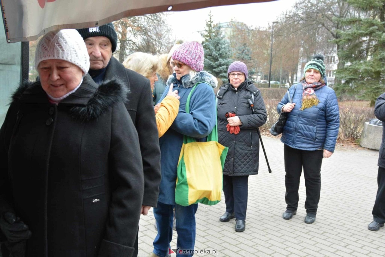 Wigilia Osiedlowa na Osiedlu Parkowym [14.12.2024] - zdjęcie #23 - eOstroleka.pl