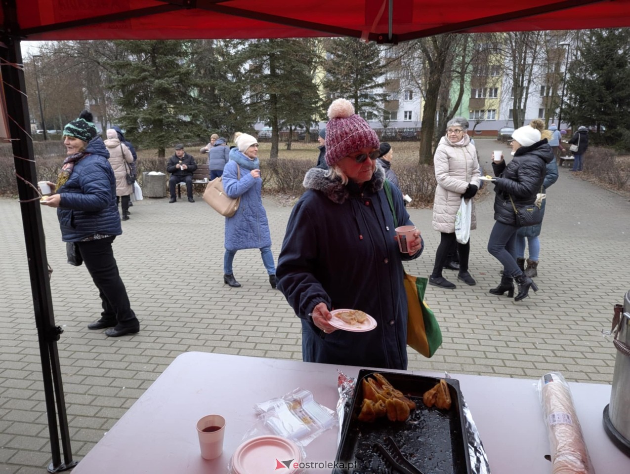 Wigilia Osiedlowa na Osiedlu Parkowym [14.12.2024] - zdjęcie #21 - eOstroleka.pl