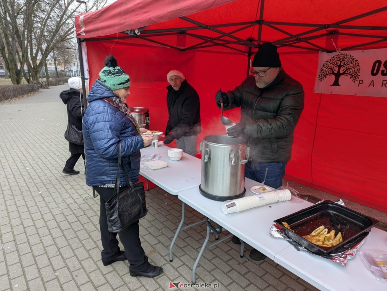 Wigilia Osiedlowa na Osiedlu Parkowym [14.12.2024] - zdjęcie #14 - eOstroleka.pl