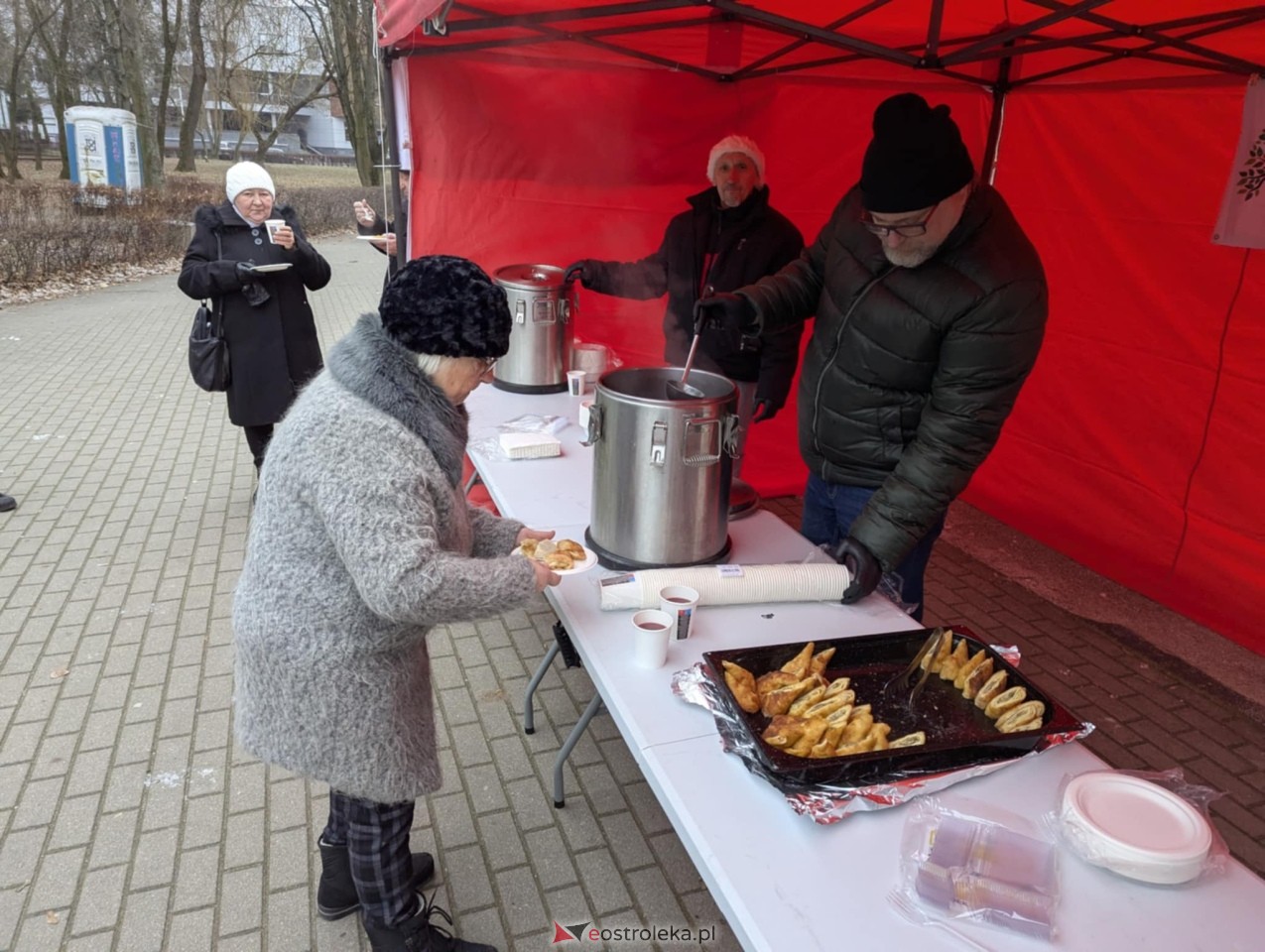 Wigilia Osiedlowa na Osiedlu Parkowym [14.12.2024] - zdjęcie #11 - eOstroleka.pl