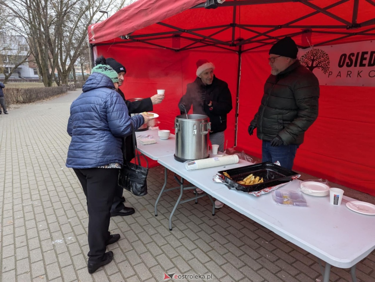 Wigilia Osiedlowa na Osiedlu Parkowym [14.12.2024] - zdjęcie #10 - eOstroleka.pl