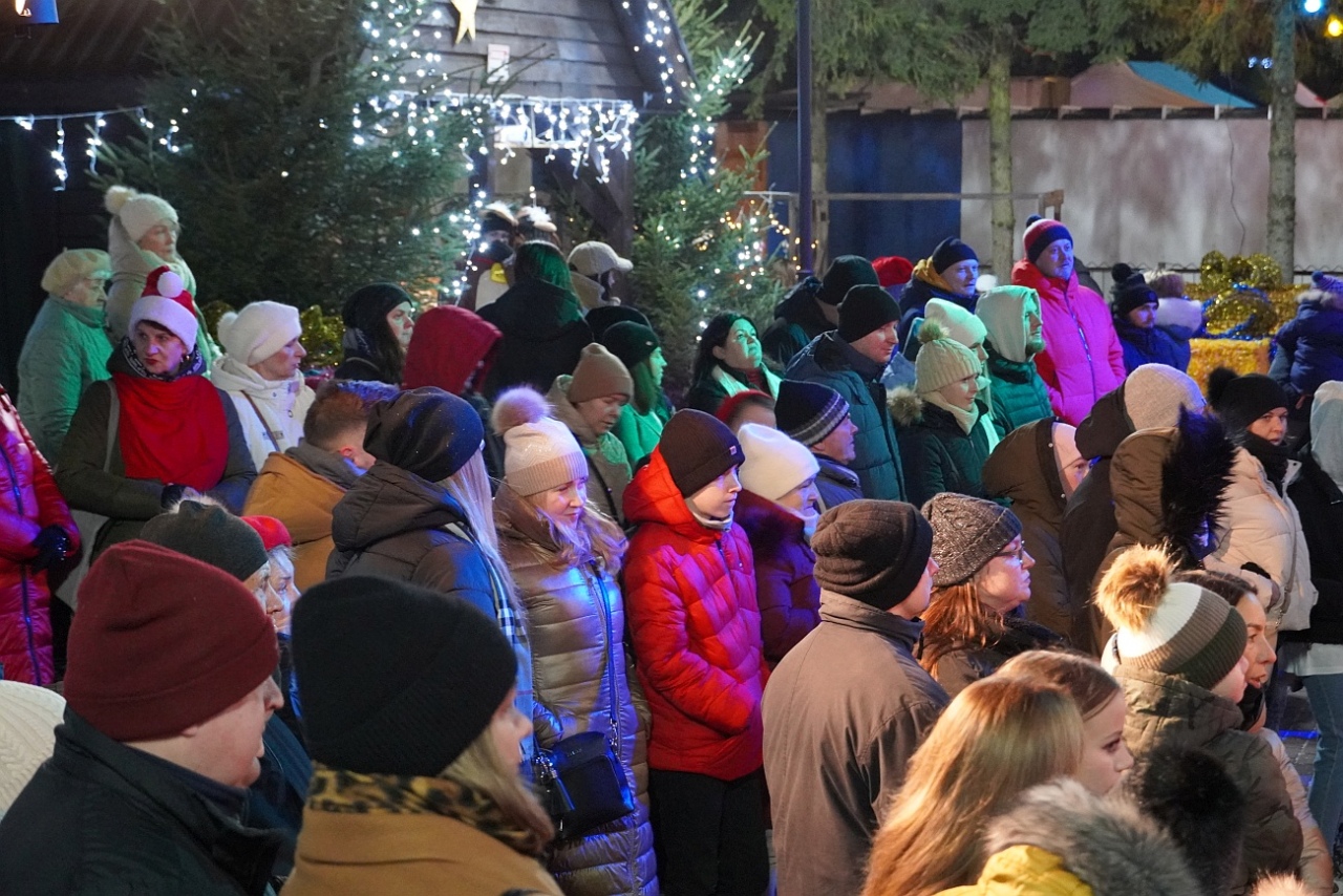 Jarmark Bożonarodzeniowy w Kadzidle [14.12.2024] - zdjęcie #47 - eOstroleka.pl