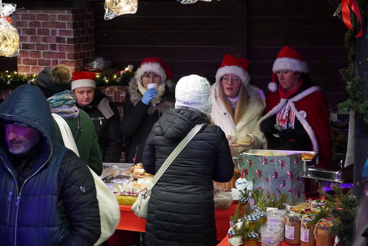 Jarmark Bożonarodzeniowy w Kadzidle [14.12.2024] - zdjęcie #41 - eOstroleka.pl