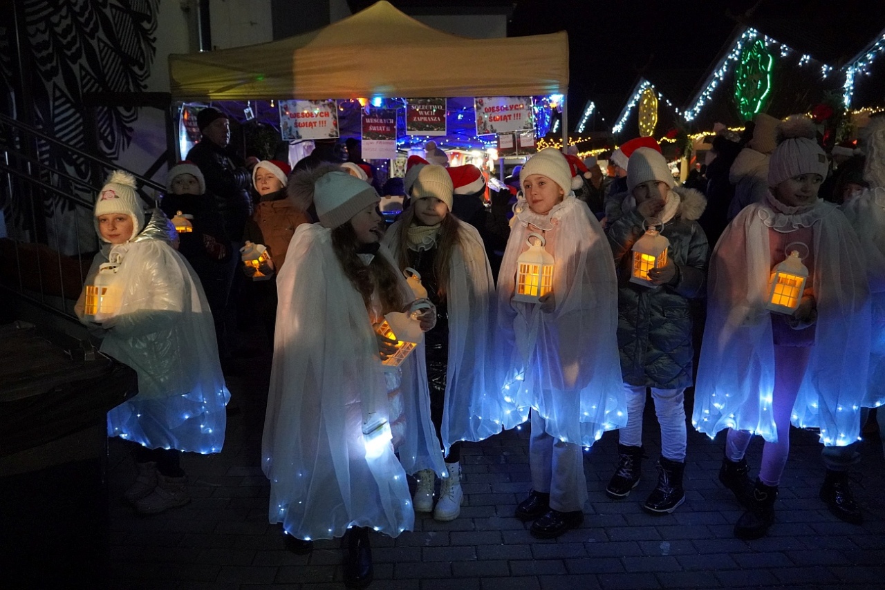 Jarmark Bożonarodzeniowy w Kadzidle [14.12.2024] - zdjęcie #39 - eOstroleka.pl