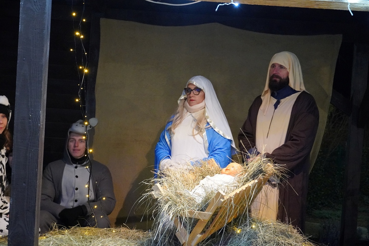 Jarmark Bożonarodzeniowy w Kadzidle [14.12.2024] - zdjęcie #36 - eOstroleka.pl