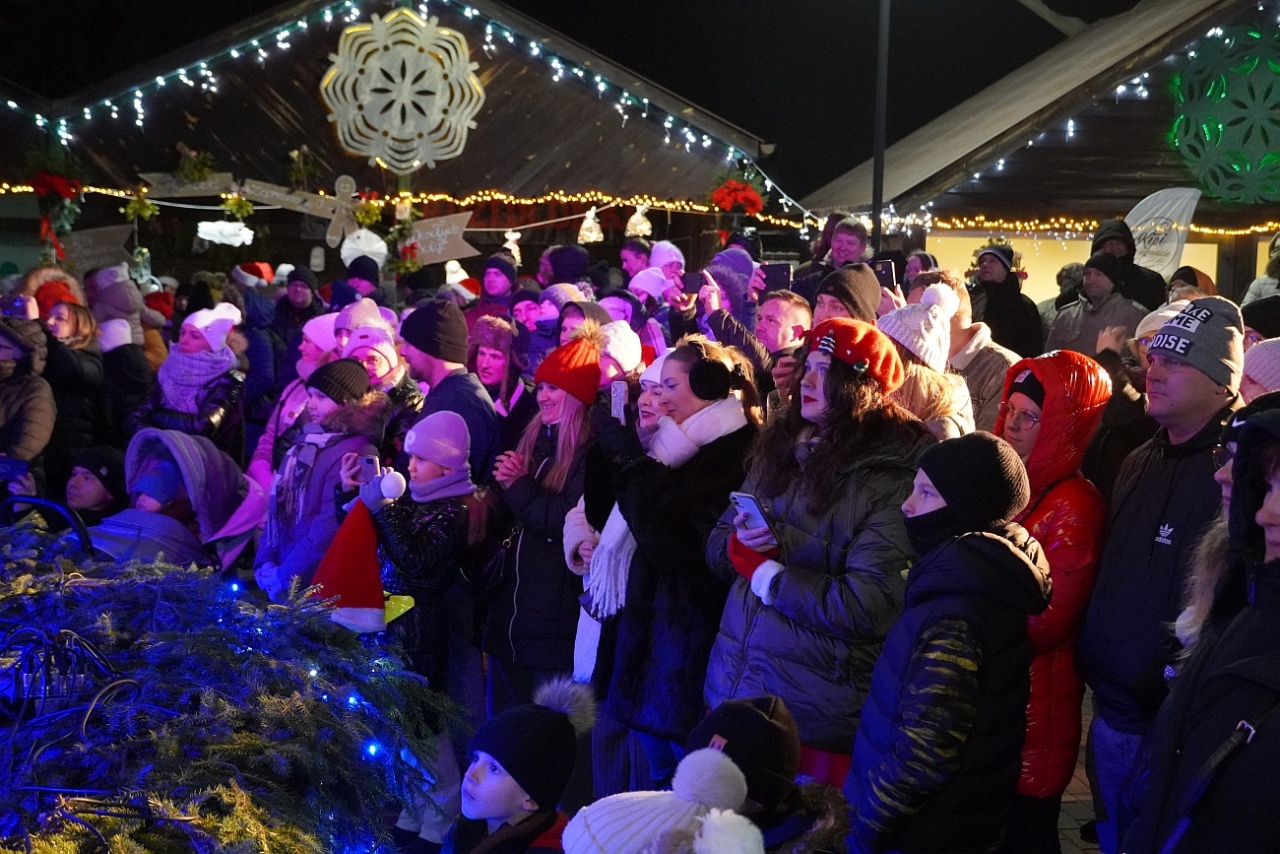 Jarmark Bożonarodzeniowy w Kadzidle [14.12.2024] - zdjęcie #29 - eOstroleka.pl