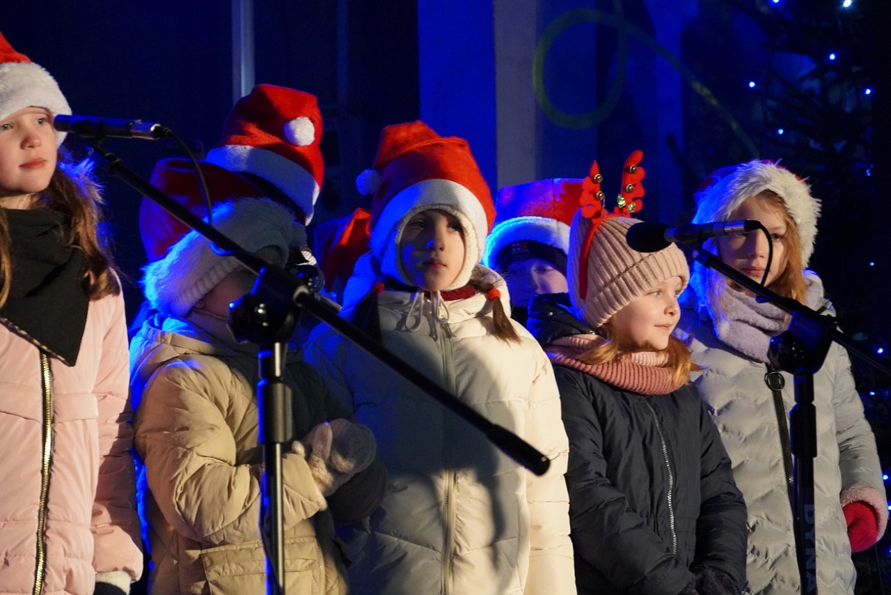 Jarmark Bożonarodzeniowy w Kadzidle [14.12.2024] - zdjęcie #23 - eOstroleka.pl